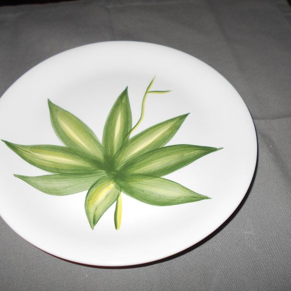 Appetizer Plates 10 Each White 8" Round - Picture 6 of 11